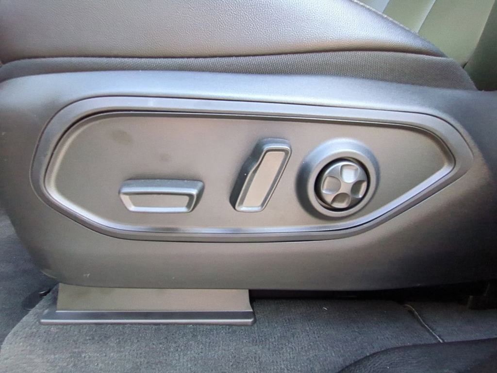 Thumbnail: 2025 Jeep Grand Cherokee - 26
