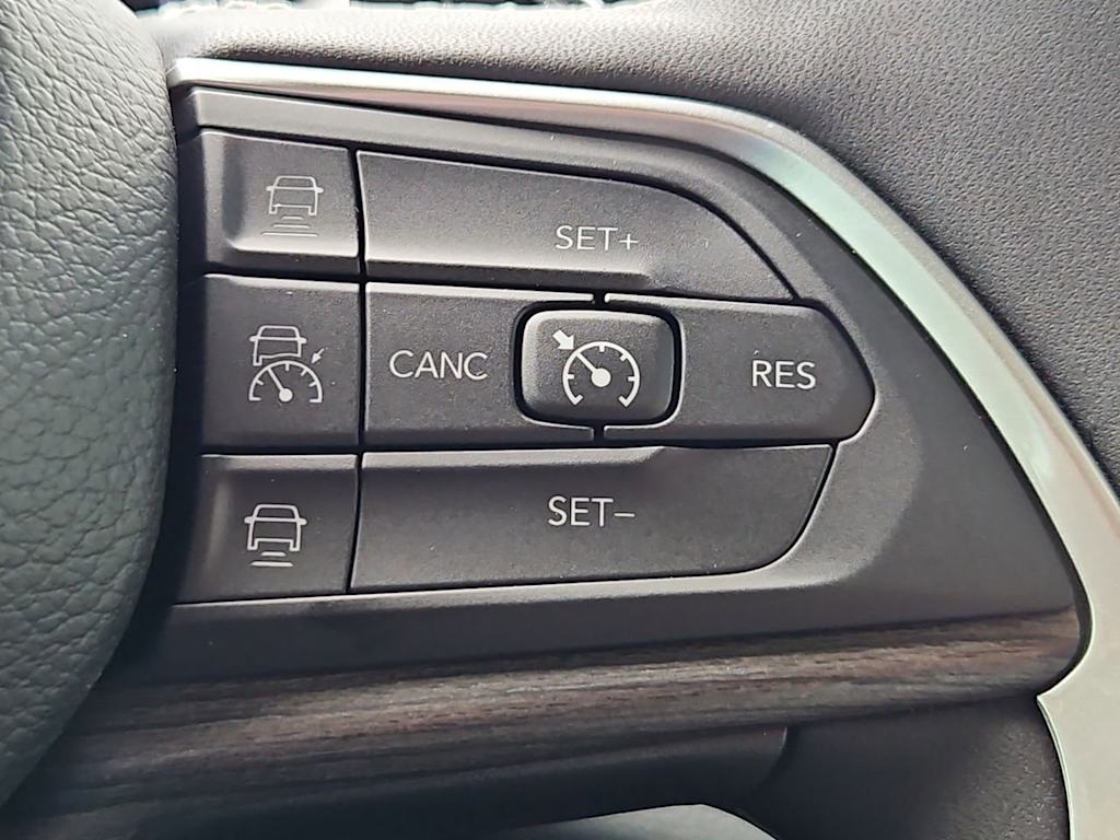 Thumbnail: 2025 Jeep Grand Cherokee - 30