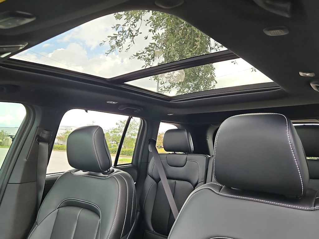 Thumbnail: 2025 Jeep Grand Cherokee - 26