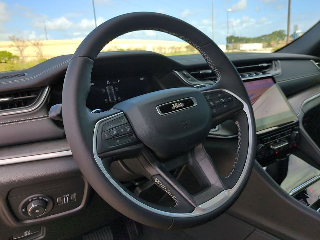 Thumbnail: 2025 Jeep Grand Cherokee - 2