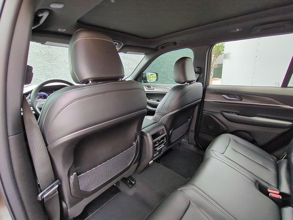 Thumbnail: 2025 Jeep Grand Cherokee - 12