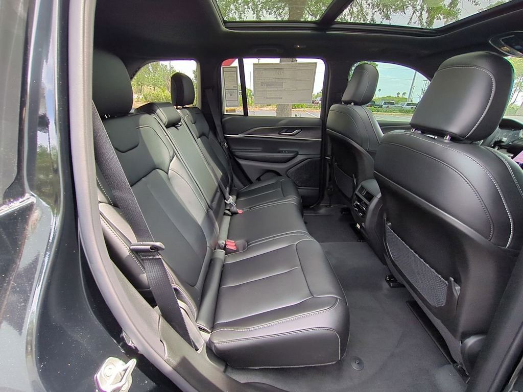 Thumbnail: 2025 Jeep Grand Cherokee - 29