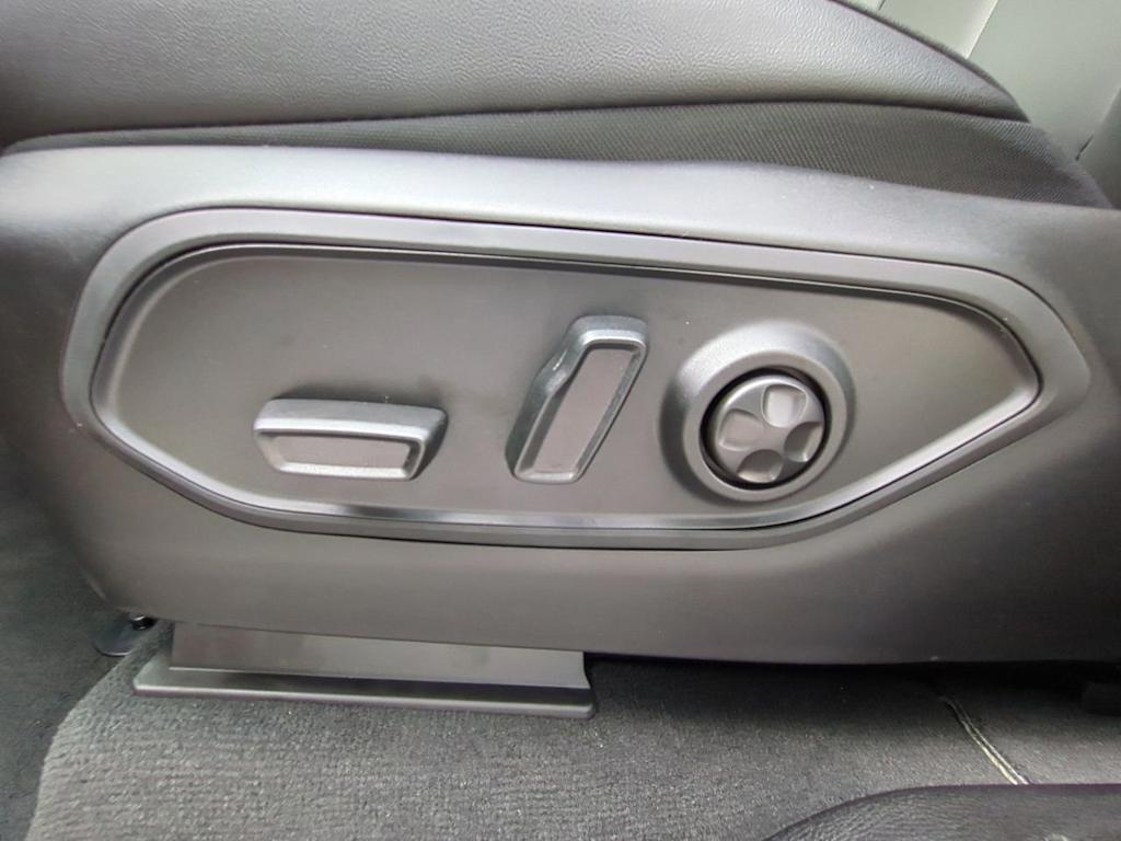 Thumbnail: 2025 Jeep Grand Cherokee - 26