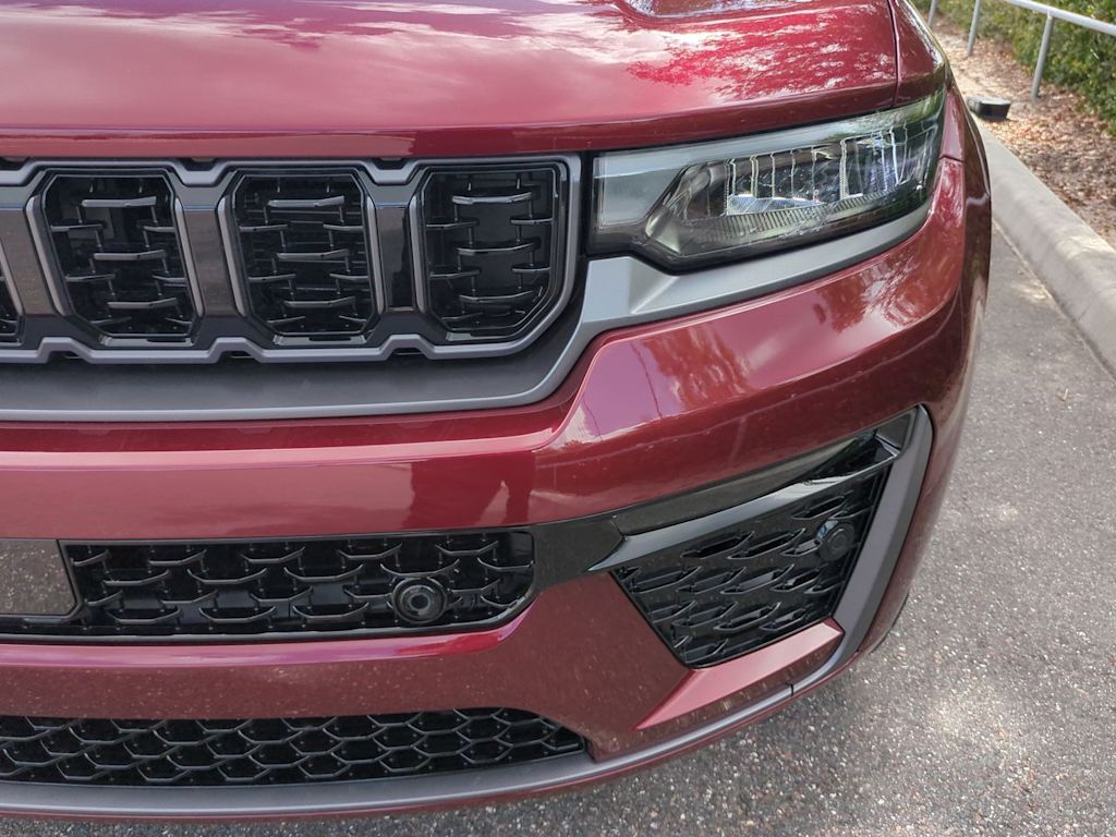 Thumbnail: 2026 Jeep Grand Cherokee - 25