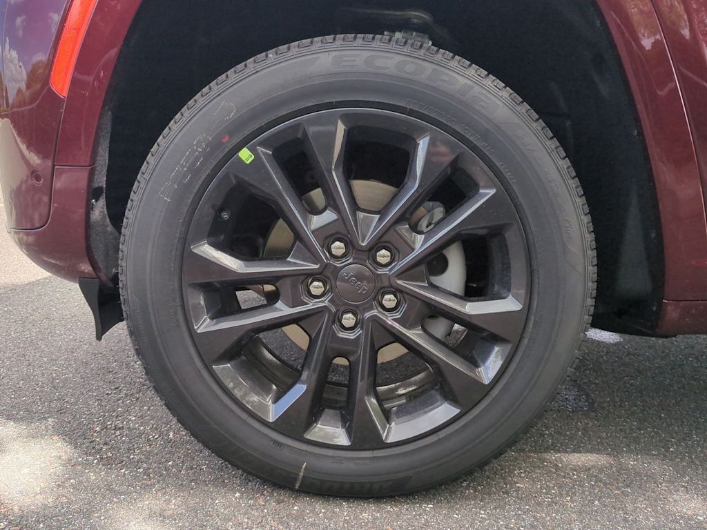 Thumbnail: 2026 Jeep Grand Cherokee - 8