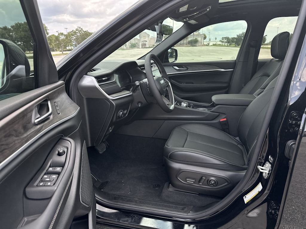 Thumbnail: 2026 Jeep Grand Cherokee - 10