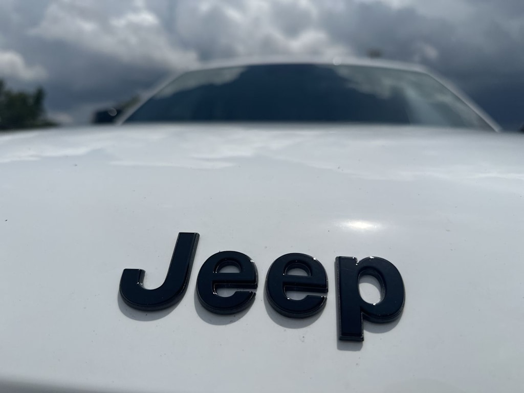 Thumbnail: 2026 Jeep Grand Cherokee - 6