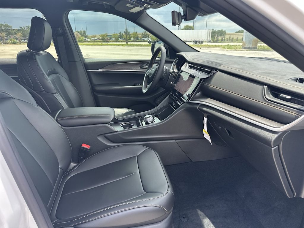 Thumbnail: 2026 Jeep Grand Cherokee - 28