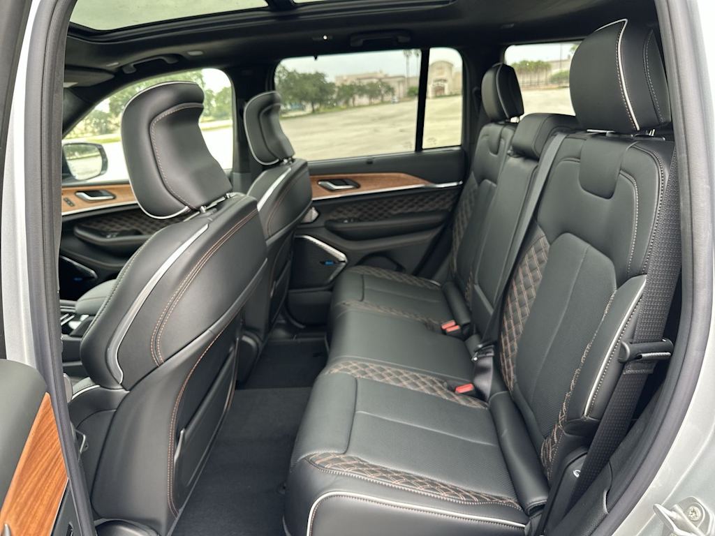 Thumbnail: 2026 Jeep Grand Cherokee - 23