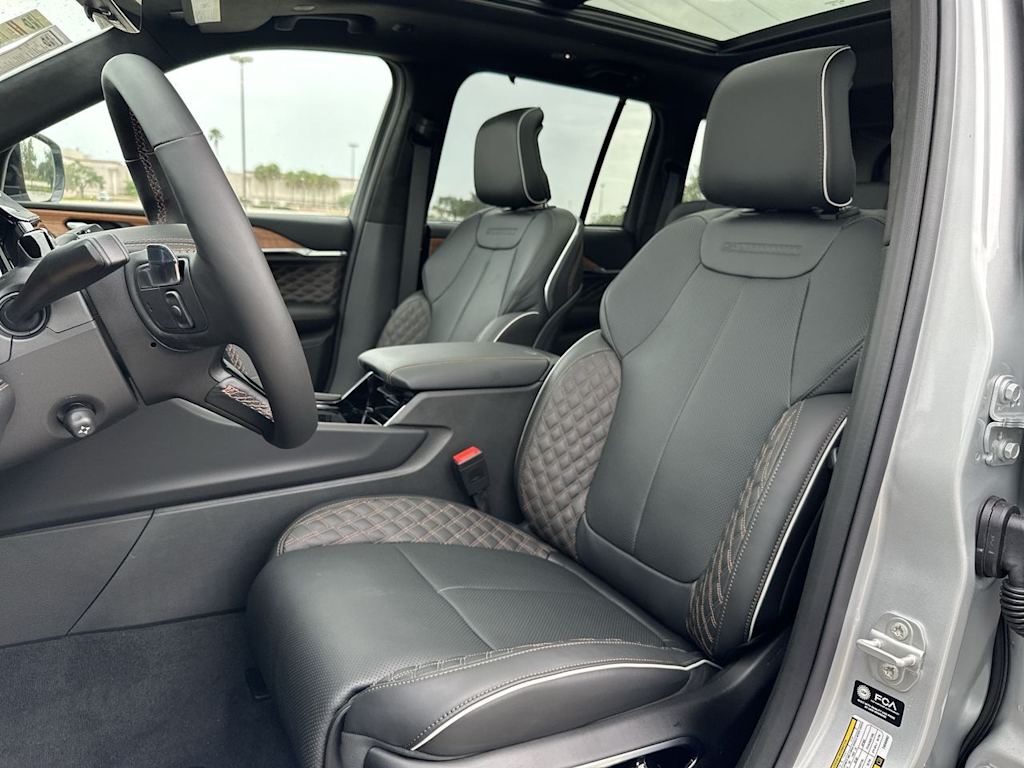 Thumbnail: 2026 Jeep Grand Cherokee - 12