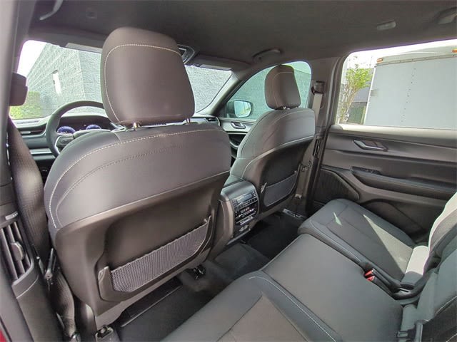 2025 Jeep Grand Cherokee L Laredo 13