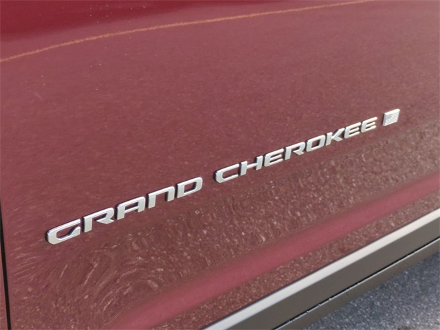 2025 Jeep Grand Cherokee L Laredo 22