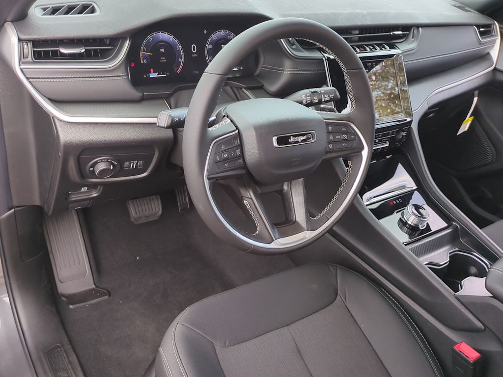 Thumbnail: 2025 Jeep Grand Cherokee L - 2