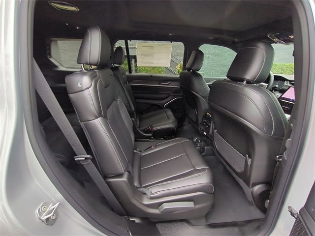2025 Jeep Grand Cherokee L Limited Edition 29