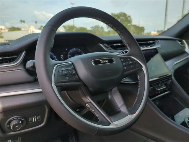 2025 Jeep Grand Cherokee L Limited Edition 2