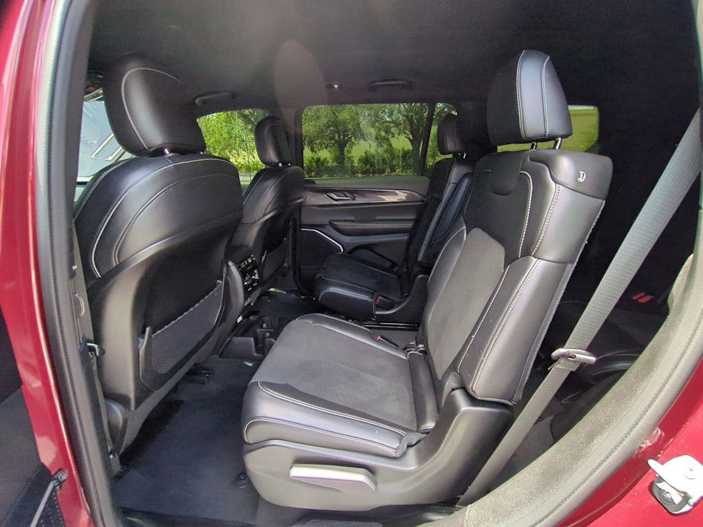 Thumbnail: 2022 Jeep Grand Cherokee L - 28