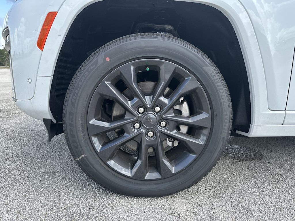 Thumbnail: 2026 Jeep Grand Cherokee L - 8