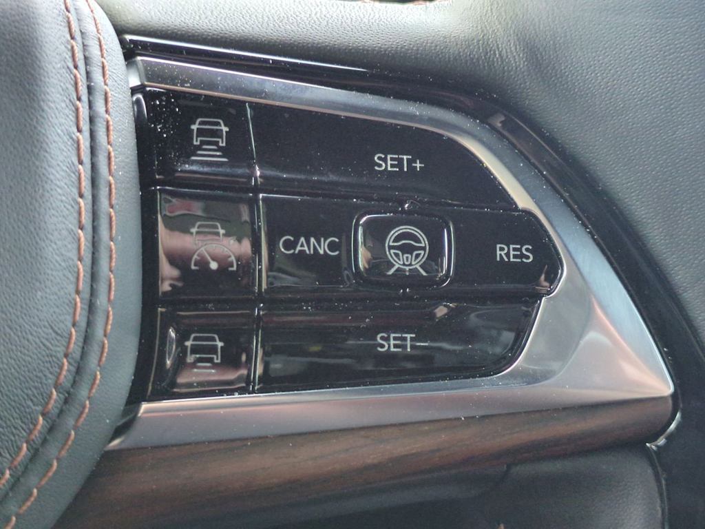 Thumbnail: 2025 Jeep Grand Cherokee L - 30
