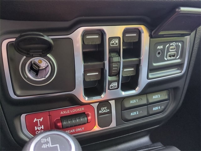 2025 Jeep Wrangler Sport 35