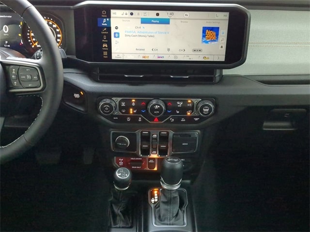 2025 Jeep Wrangler Sport 32