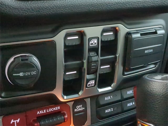 2025 Jeep Wrangler Sport 34