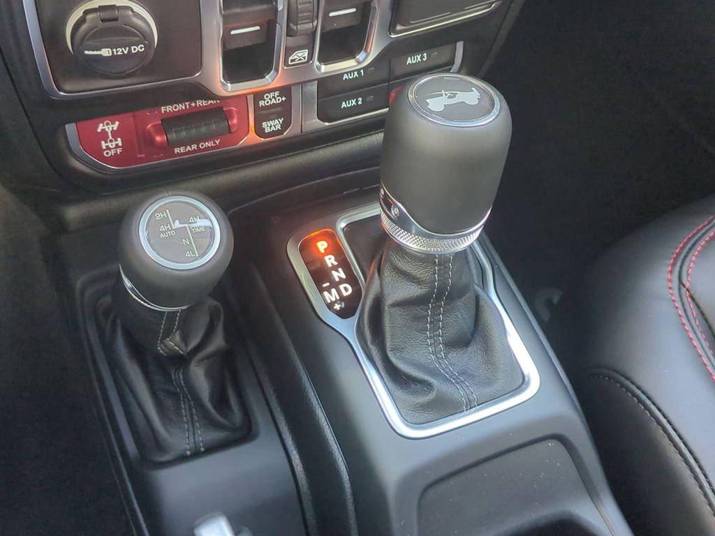 Thumbnail: 2025 Jeep Wrangler - 16