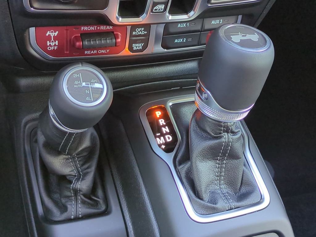 Thumbnail: 2025 Jeep Wrangler - 16