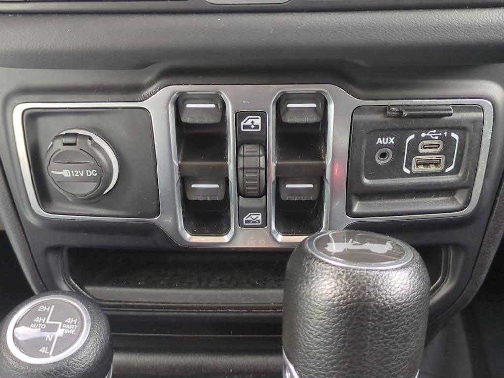 Thumbnail: 2024 Jeep Wrangler - 35