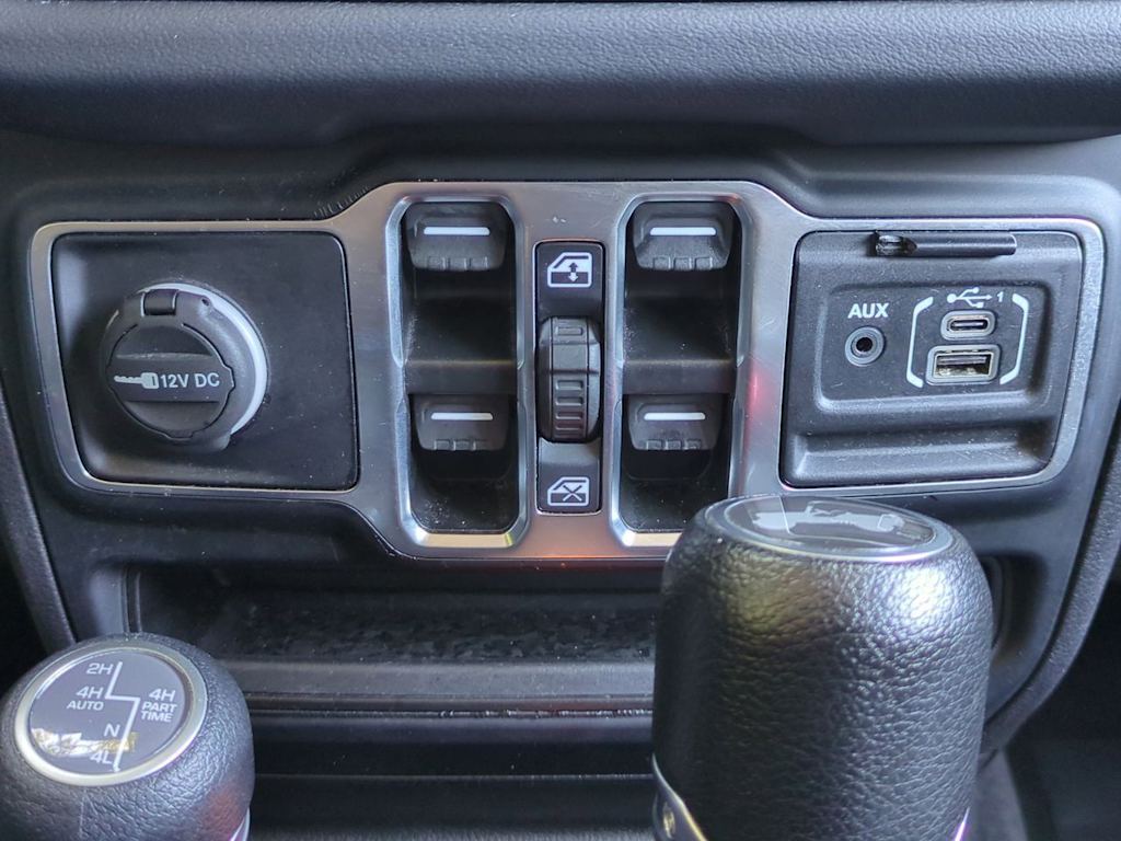 Thumbnail: 2024 Jeep Wrangler - 34