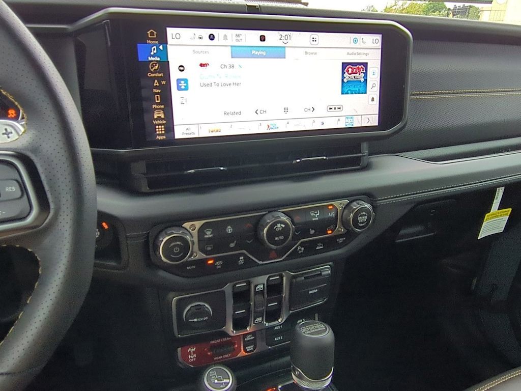 Thumbnail: 2025 Jeep Wrangler - 15