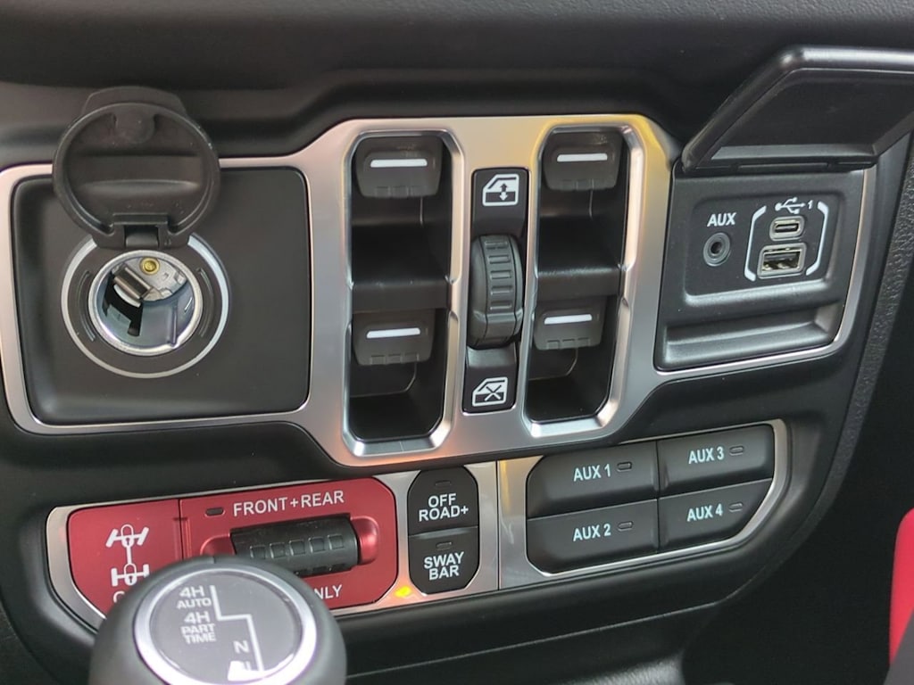 Thumbnail: 2025 Jeep Wrangler - 37