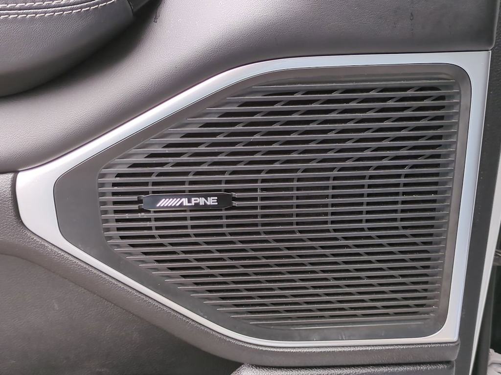 Thumbnail: 2023 Jeep Wagoneer - 32