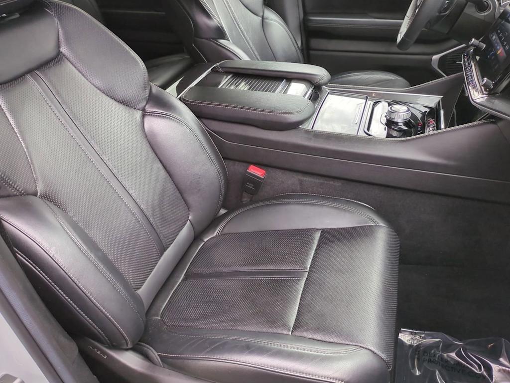 Thumbnail: 2023 Jeep Wagoneer - 26