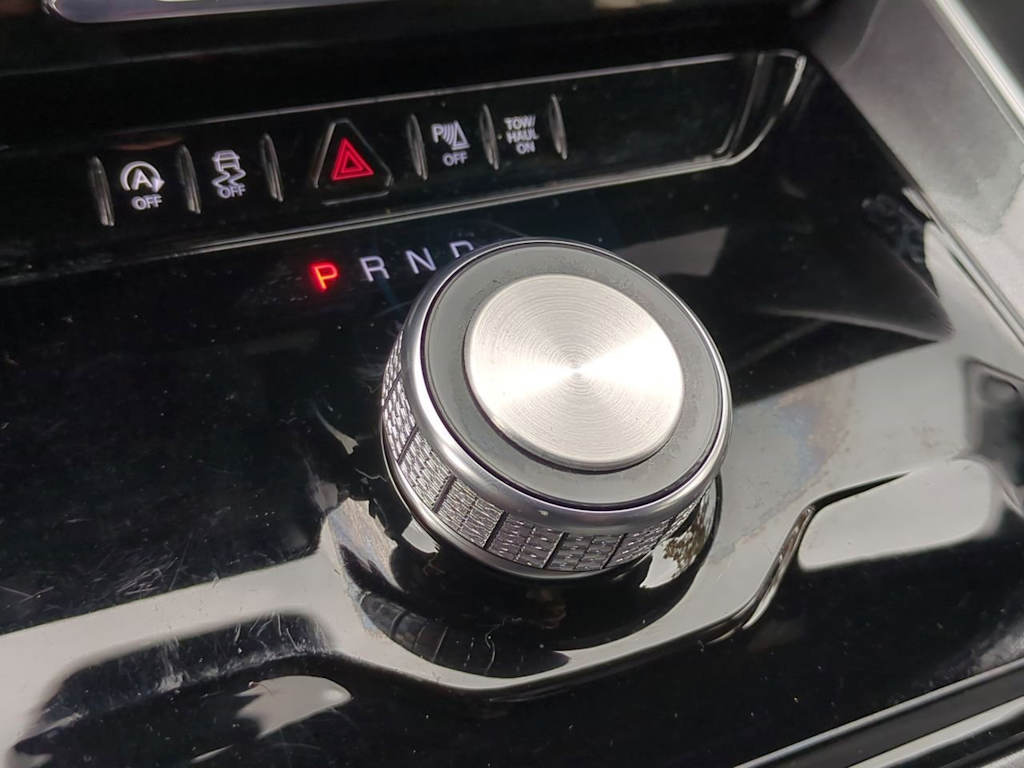 Thumbnail: 2023 Jeep Wagoneer - 34