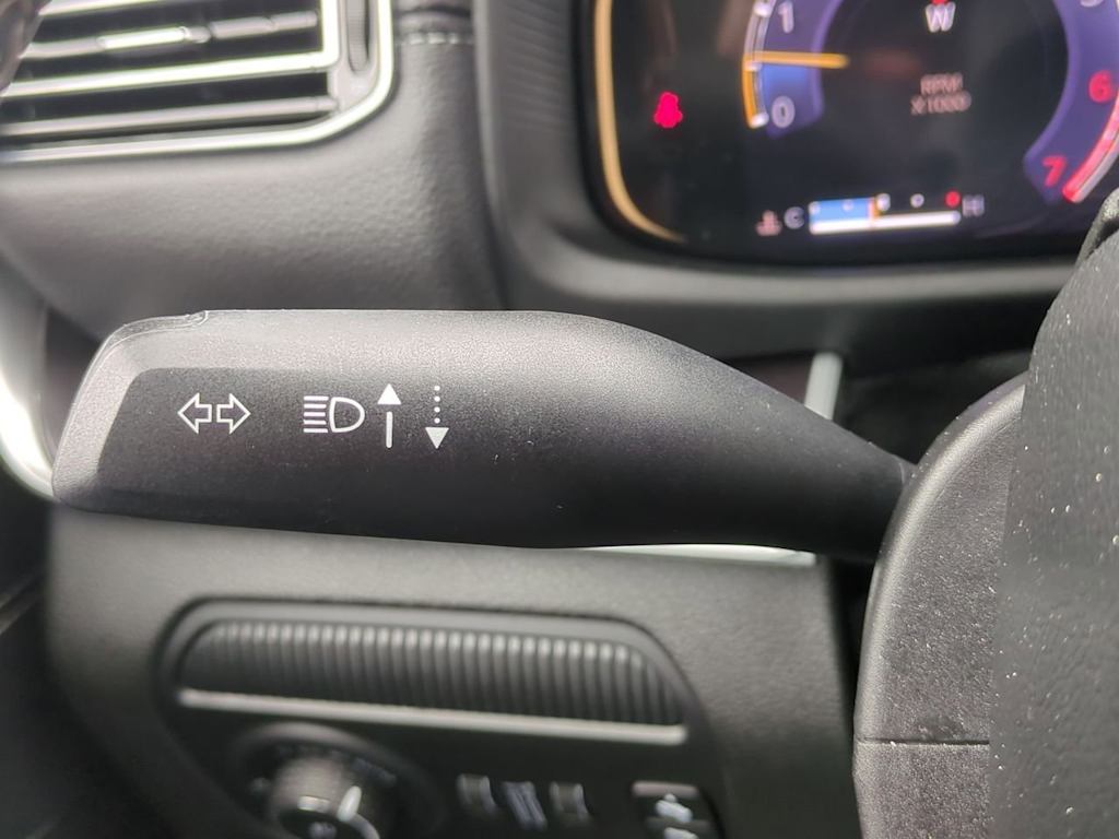 Thumbnail: 2023 Jeep Wagoneer - 29