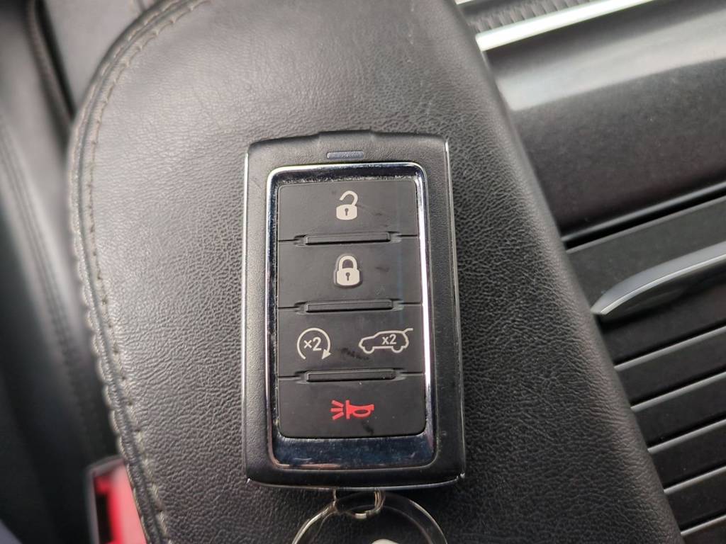 Thumbnail: 2023 Jeep Wagoneer - 35