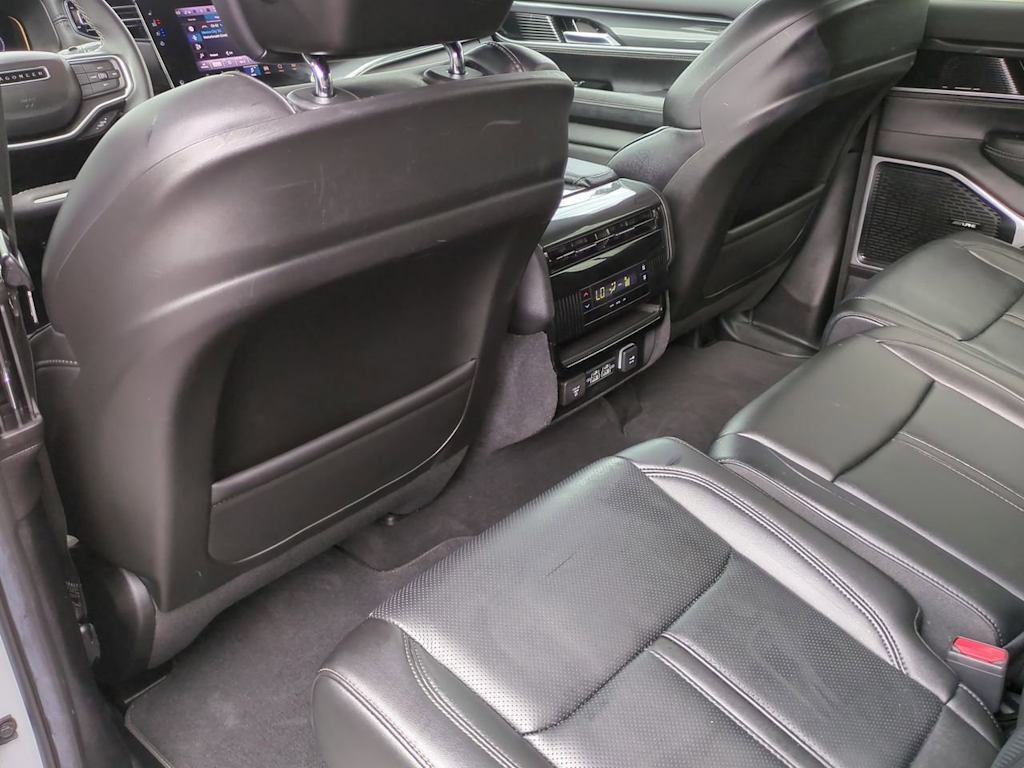 Thumbnail: 2023 Jeep Wagoneer - 24