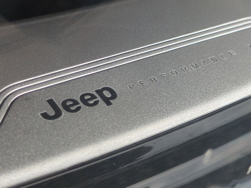 Thumbnail: 2023 Jeep Wagoneer - 22