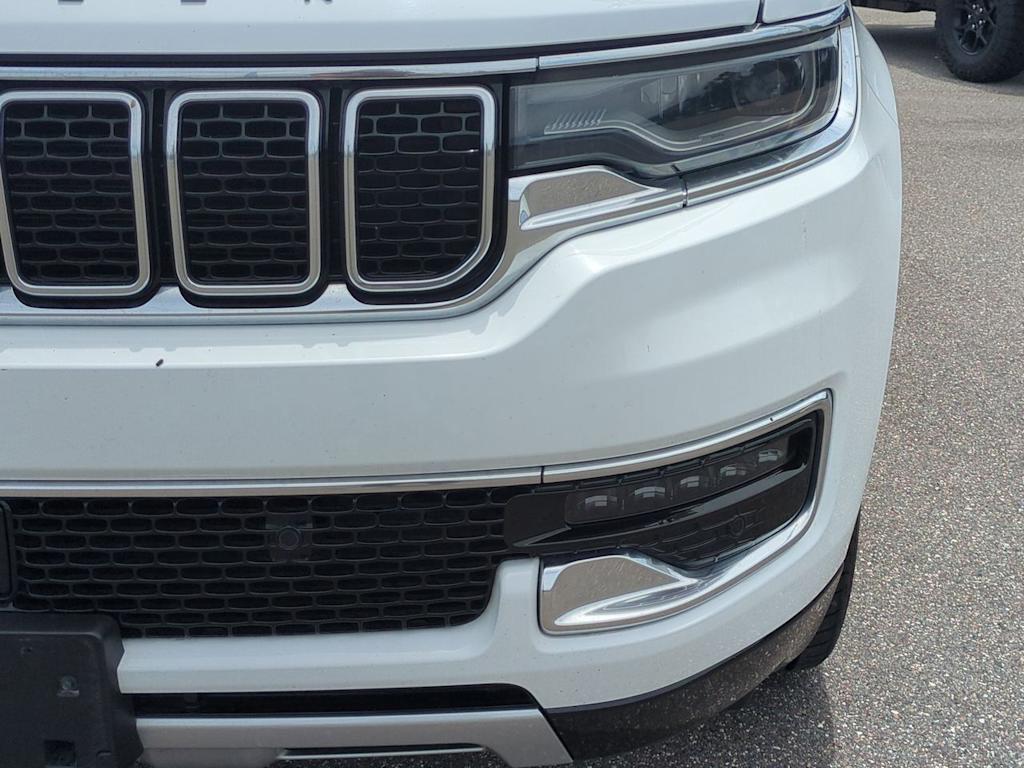 Thumbnail: 2024 Jeep Wagoneer - 24