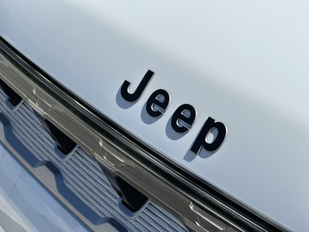 Thumbnail: 2026 Jeep Grand Wagoneer - 6