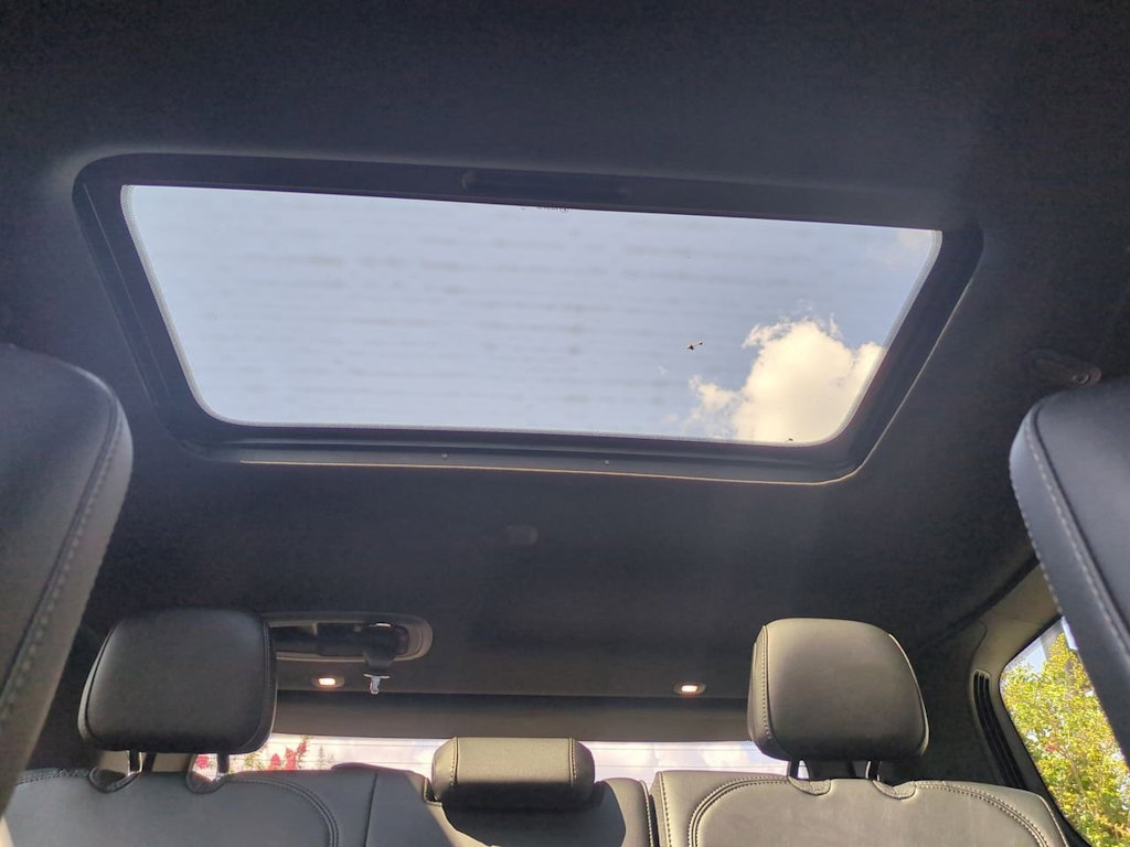 Thumbnail: 2025 Jeep Wagoneer - 28