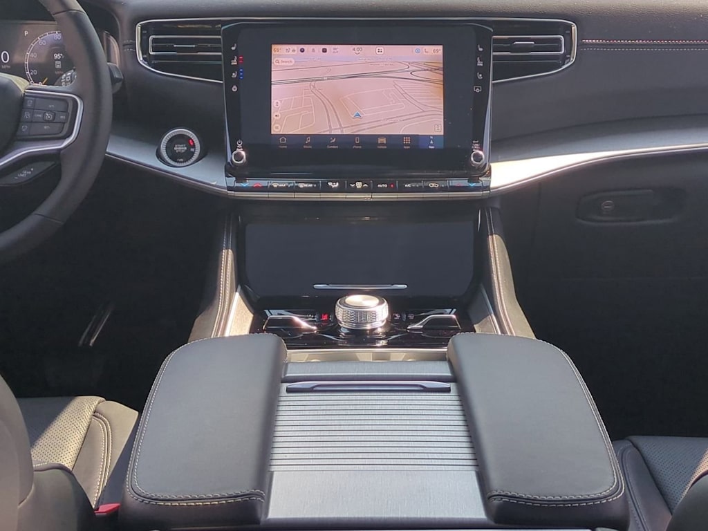 Thumbnail: 2025 Jeep Wagoneer - 33