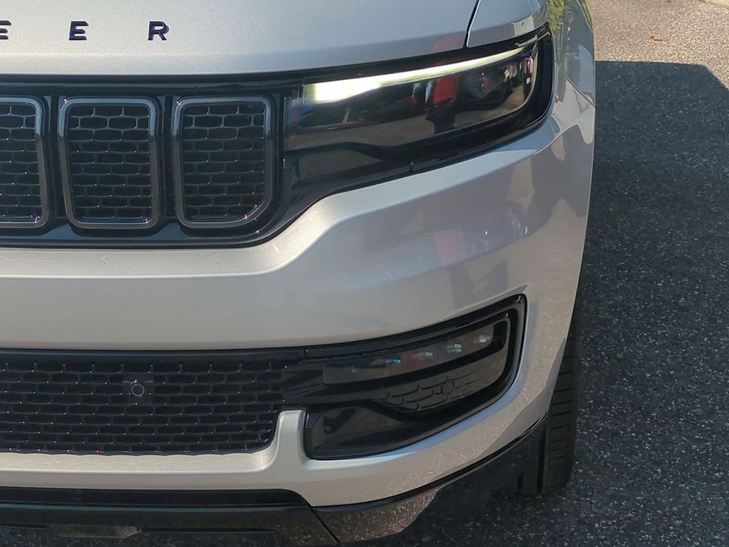 Thumbnail: 2025 Jeep Wagoneer - 24