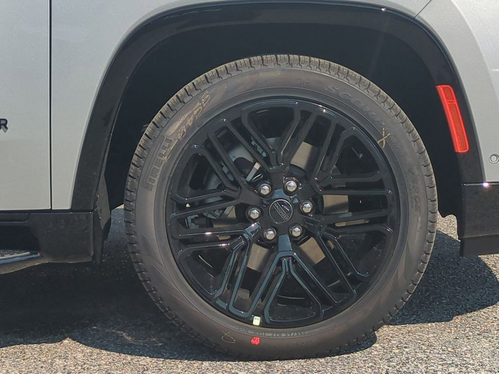 Thumbnail: 2025 Jeep Wagoneer - 8