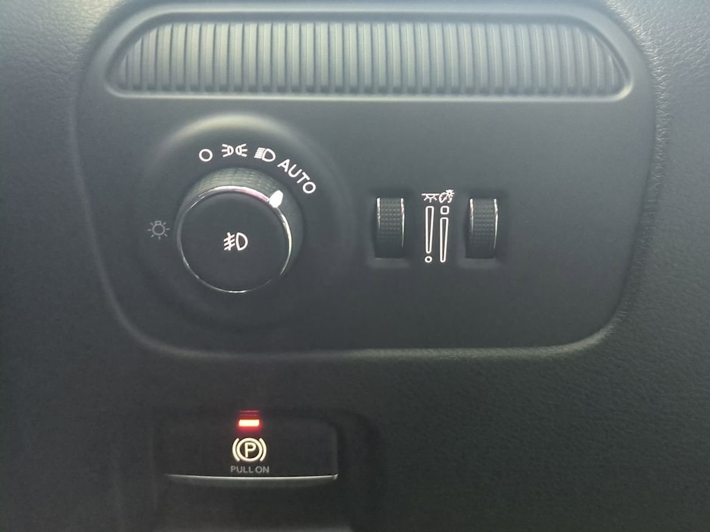 Thumbnail: 2025 Jeep Wagoneer - 25