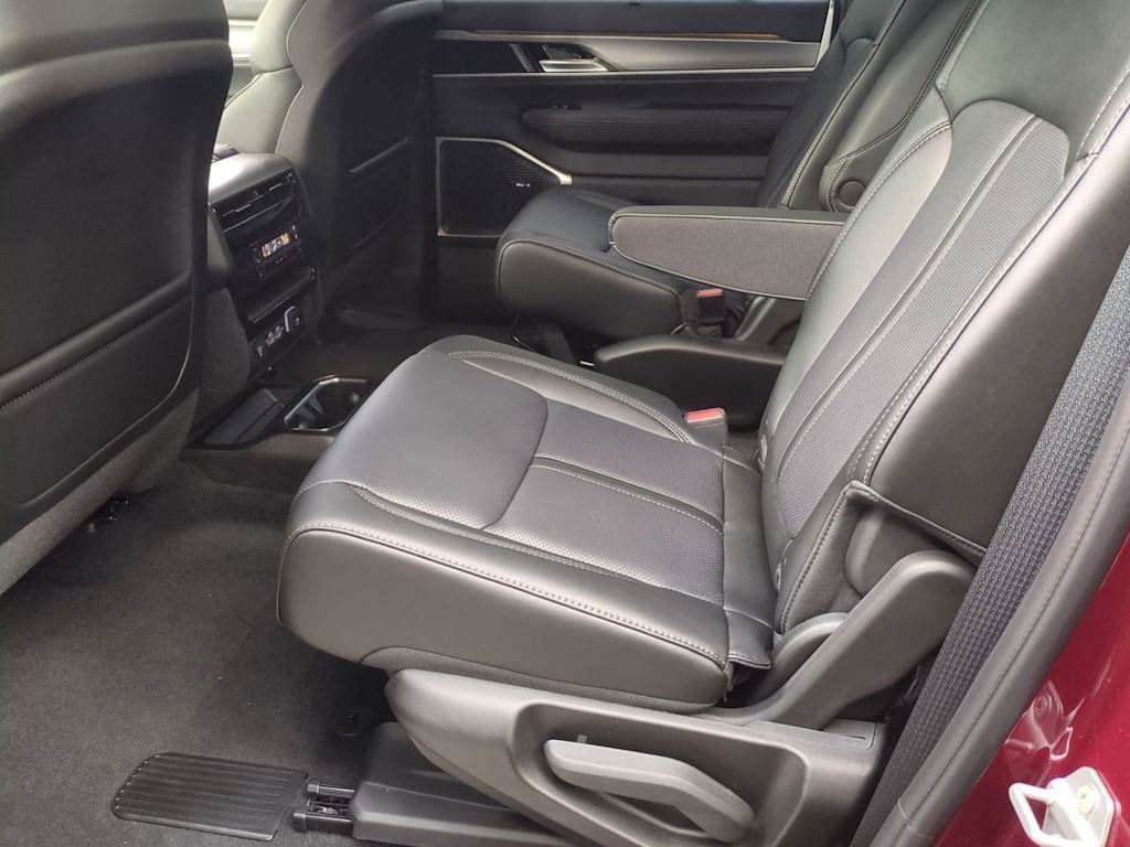 Thumbnail: 2025 Jeep Wagoneer - 12