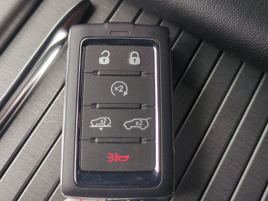 Thumbnail: 2025 Jeep Wagoneer - 37