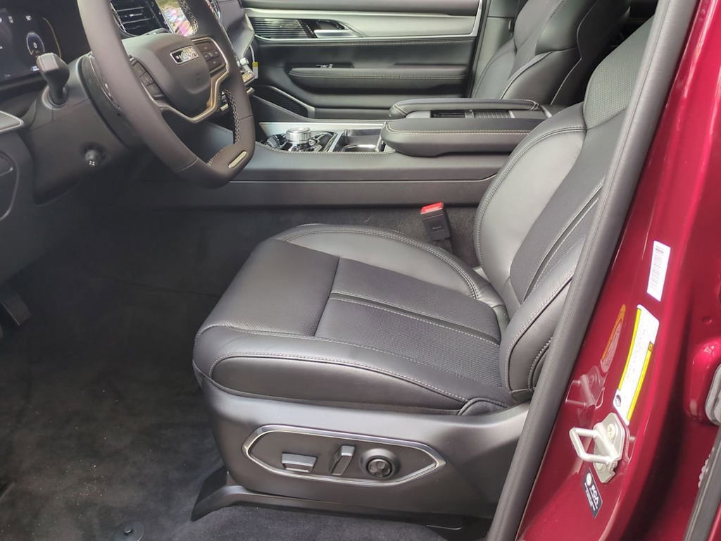 Thumbnail: 2025 Jeep Wagoneer - 11