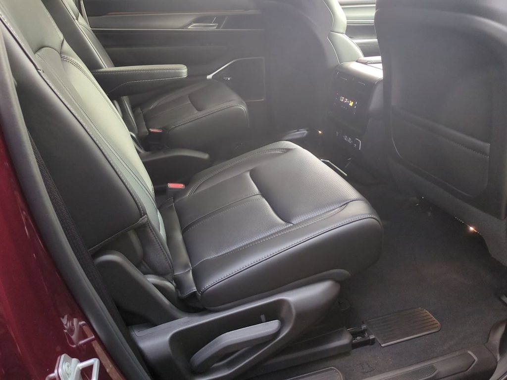 Thumbnail: 2025 Jeep Wagoneer - 27