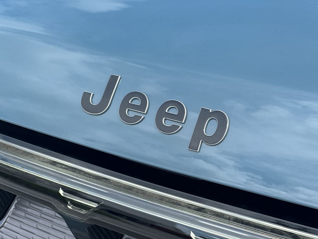 Thumbnail: 2026 Jeep Grand Wagoneer - 7
